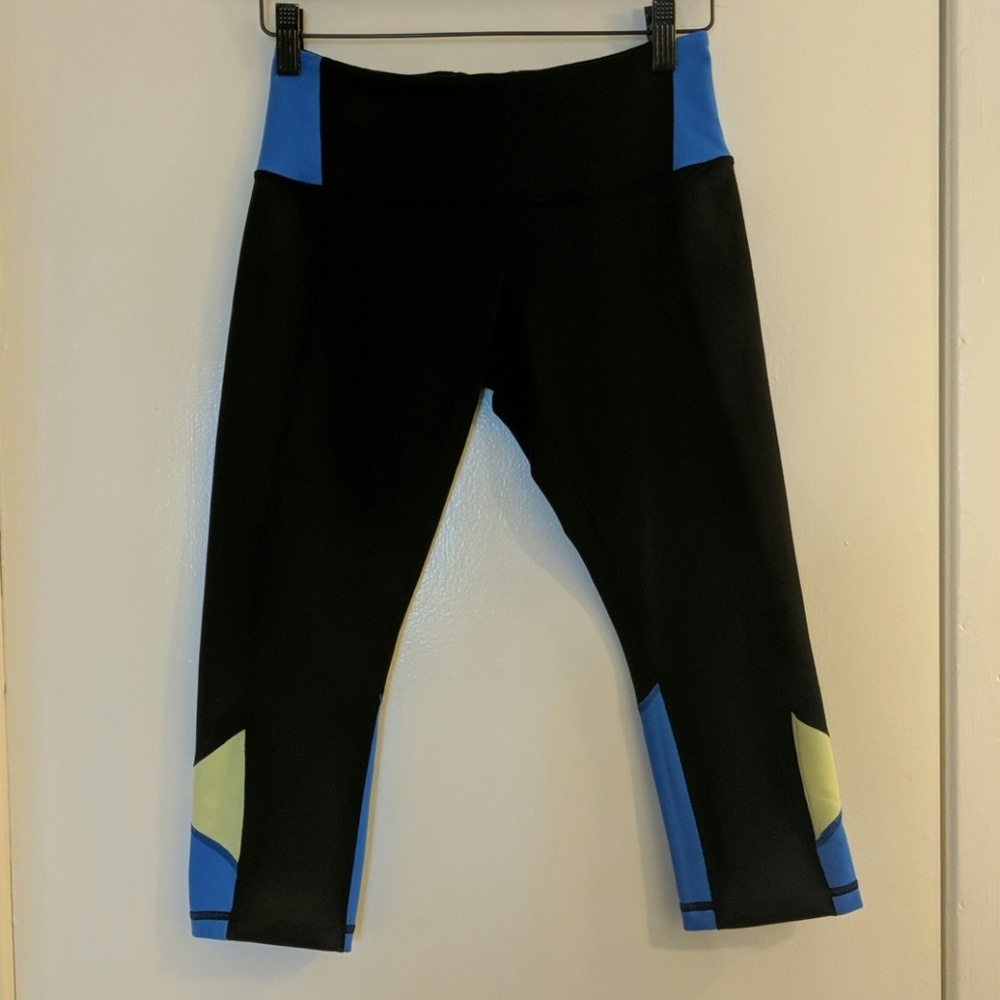{Lululemon} Capris Size 6